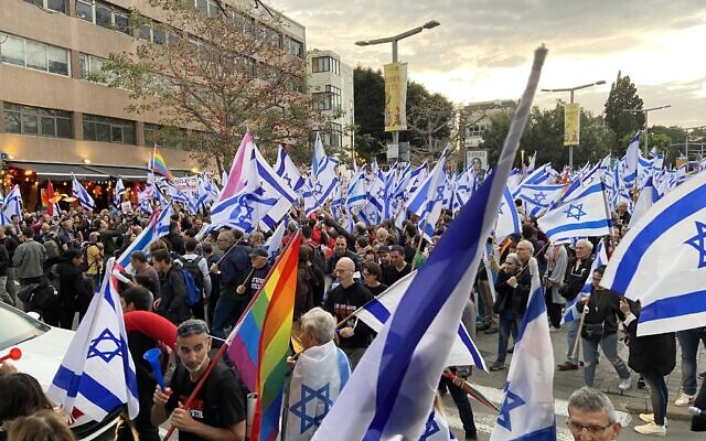 Protesters gather at Tel Aviv Habima Square ahead of a march toward Kaplan Street, for a rally against the judicial overhaul, March 25, 2023. (DH/Times of Israel)